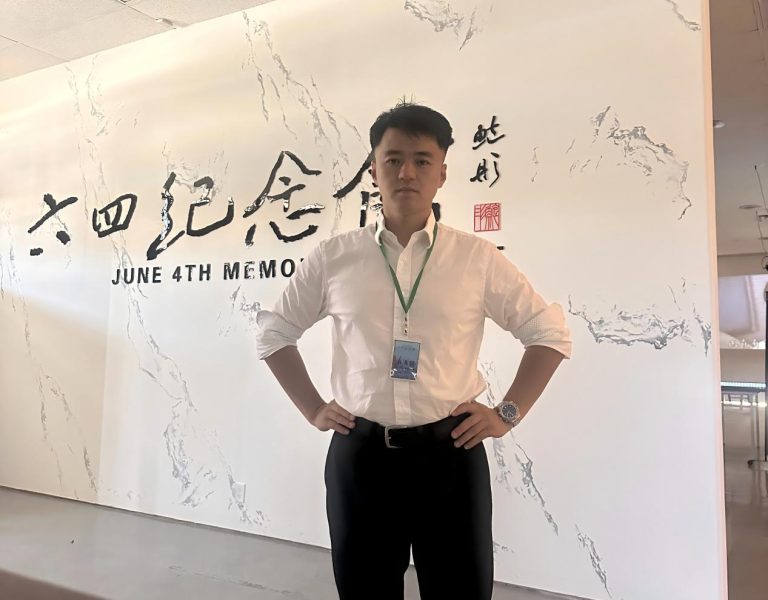我叫俞广龙，我在六四纪念馆做义工，作历史记忆的守护者